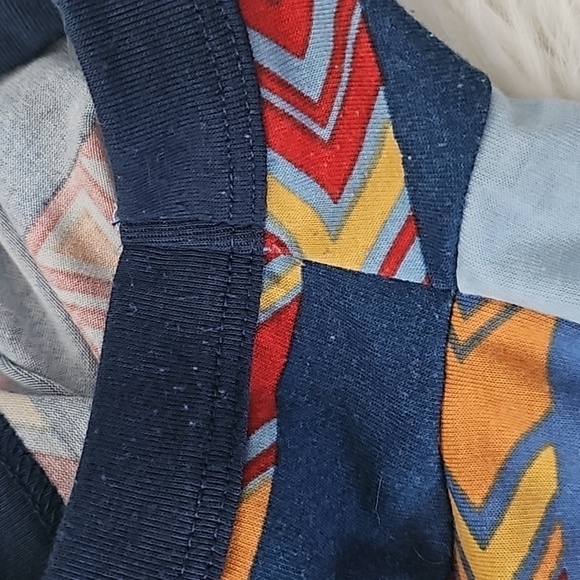 LuLaRoe Liv Crew Neck Short Sleeve Tee with Bold Print - Picture 10 of 16